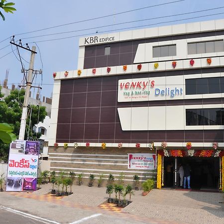 Venky'S Delight 호텔 Rājahmundry 외부 사진